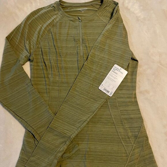 NWT Athleta Pacifica Illume Fitted Top SPF - Medium - Neutral Green/Shadow Olive - Picture 2 of 8